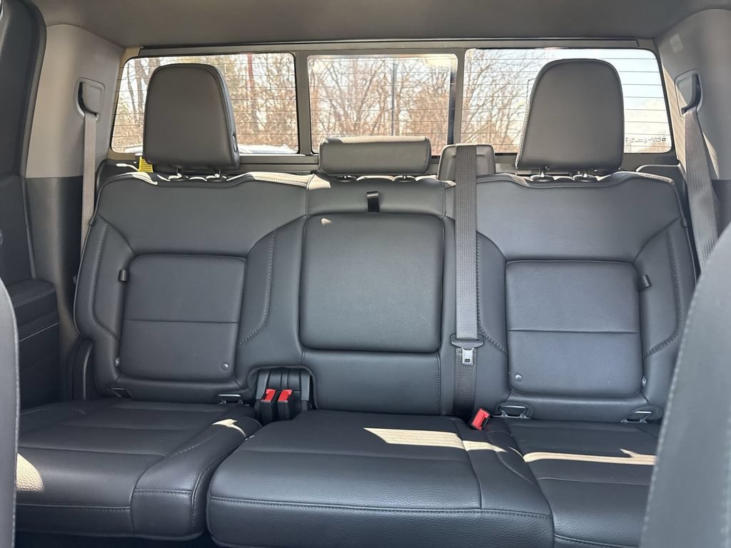 Used 2025 GMC Sierra 1500 Denali w/ Technology Package AWD/4WD image 22