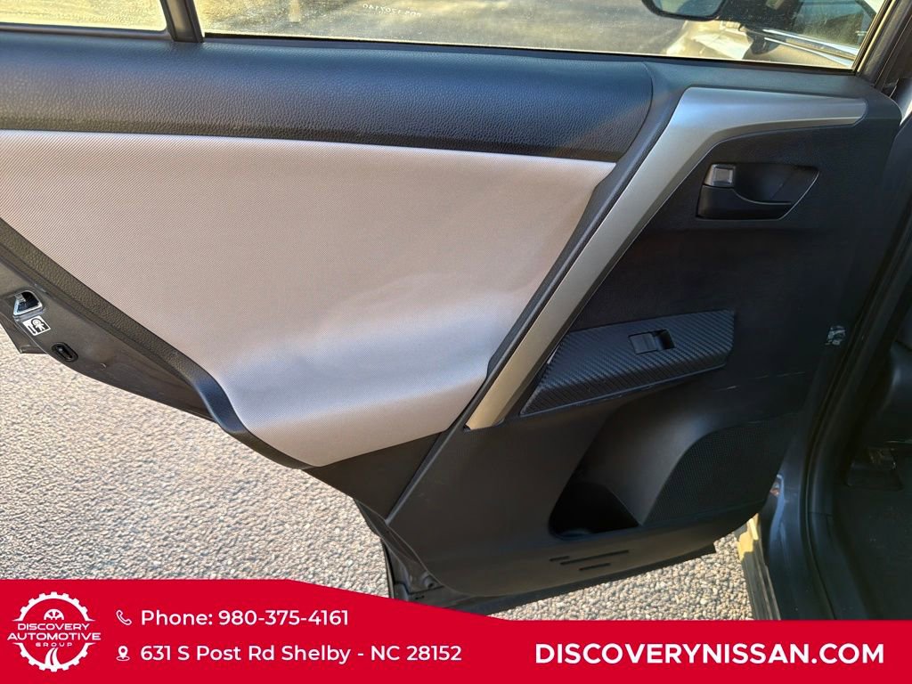 Used 2015 Toyota RAV4 LE image 28