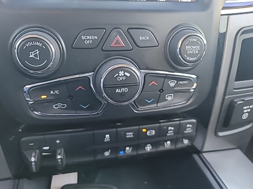 Used 2018 RAM 2500 Laramie w/ Sport Appearance Group image 18