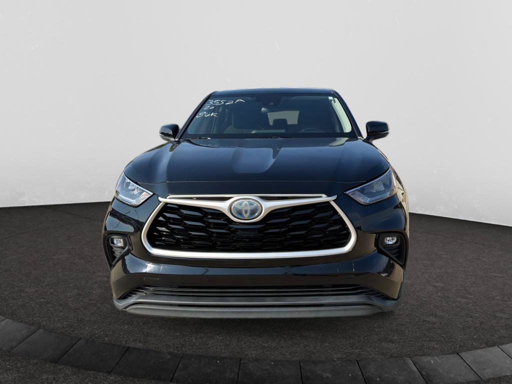 Used 2020 Toyota Highlander LE FWD image 3