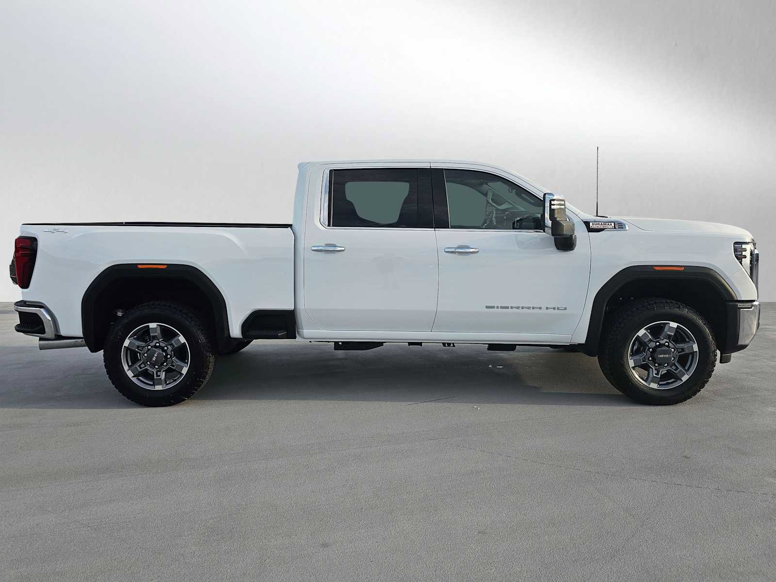 New 2026 GMC Sierra 2500 SLT w/ SLT Convenience Package image 2