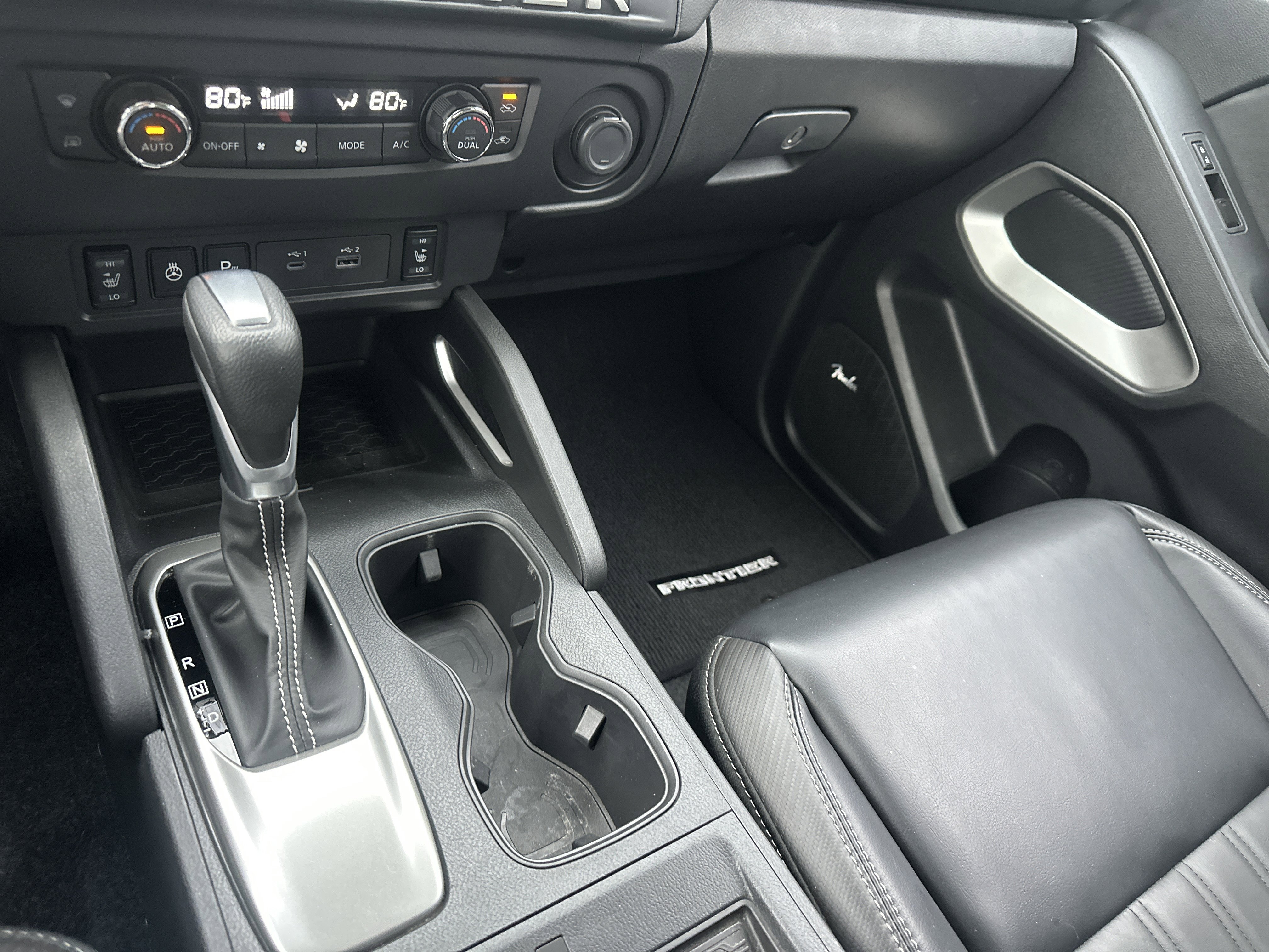 Used 2025 Nissan Frontier SL image 19
