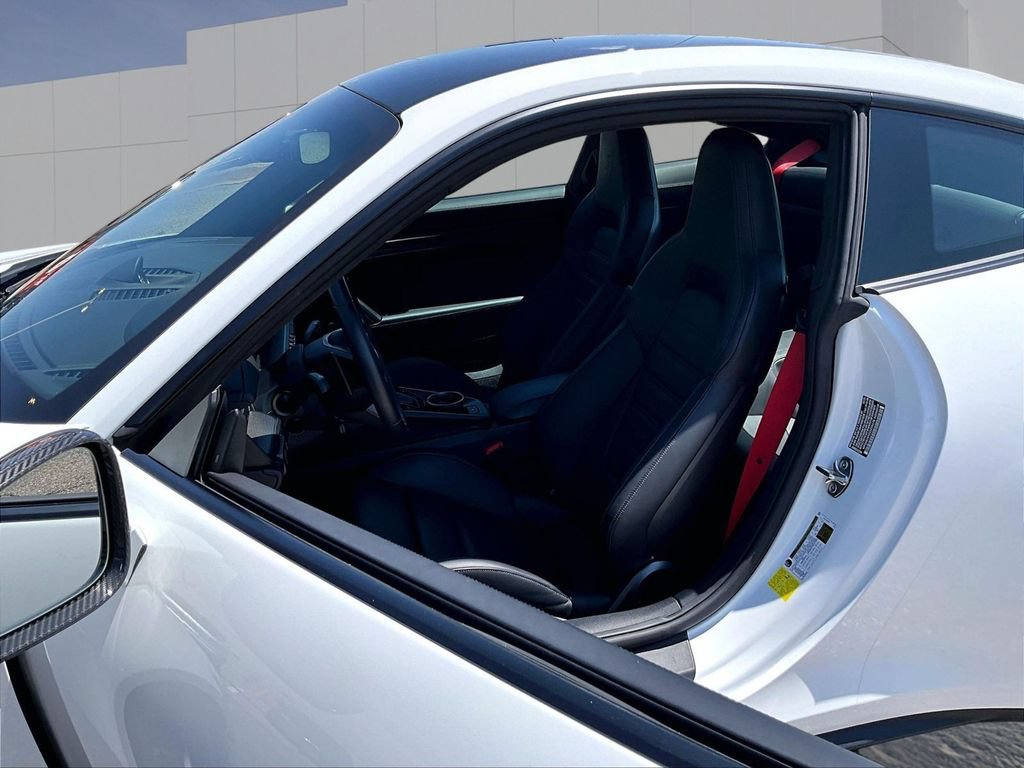 Certified 2025 Porsche 911 Carrera GTS RWD image 5