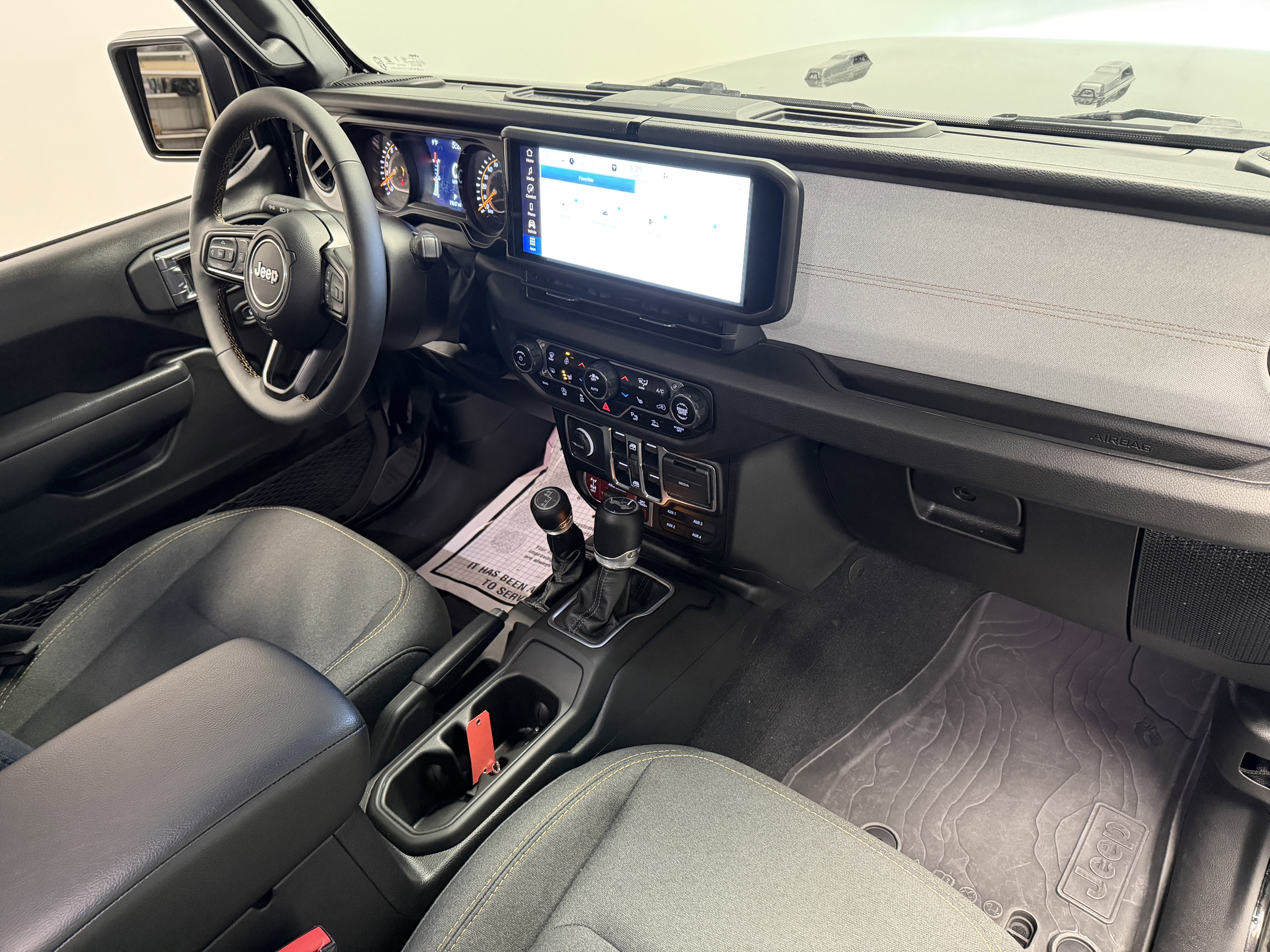 Used 2024 Jeep Wrangler Willys image 22