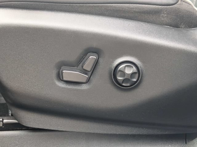 Used 2025 Chrysler Pacifica Limited FWD image 20