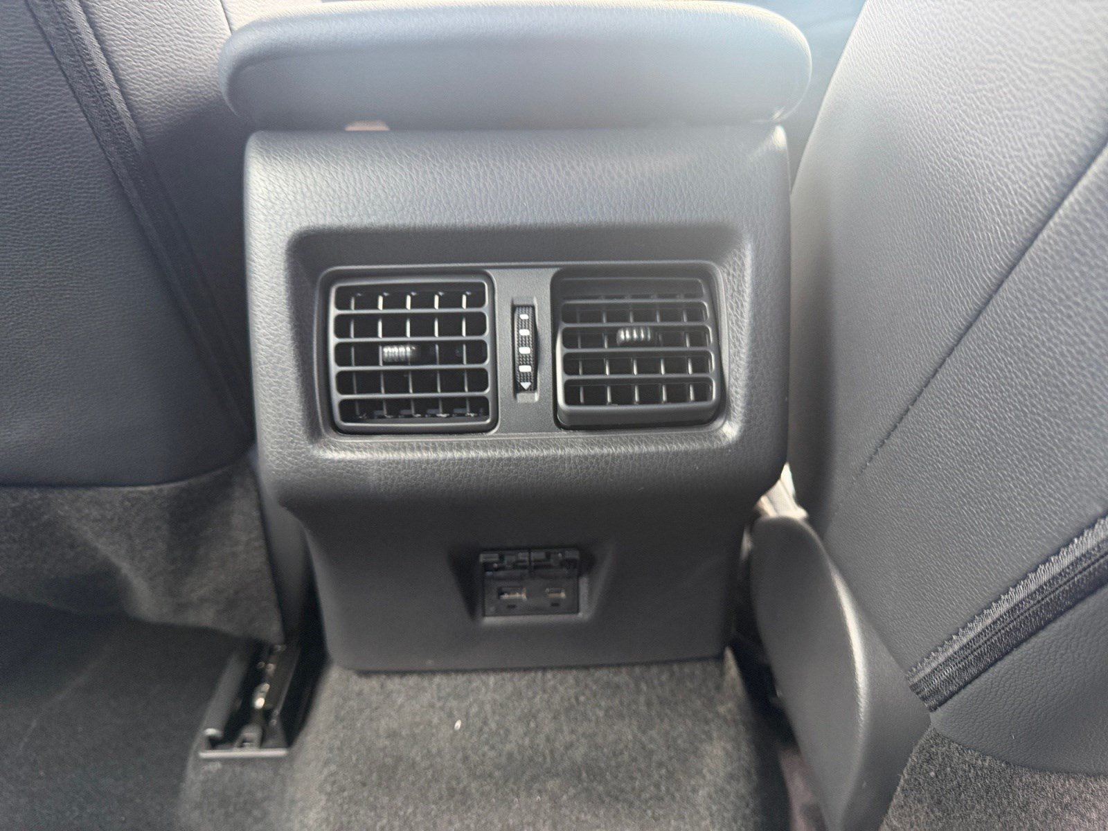 New 2026 Toyota Camry Hybrid w/ Convenience Package FWD image 30
