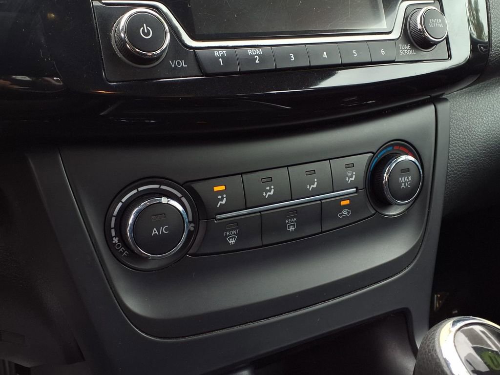 Used 2017 Nissan Sentra SV image 10