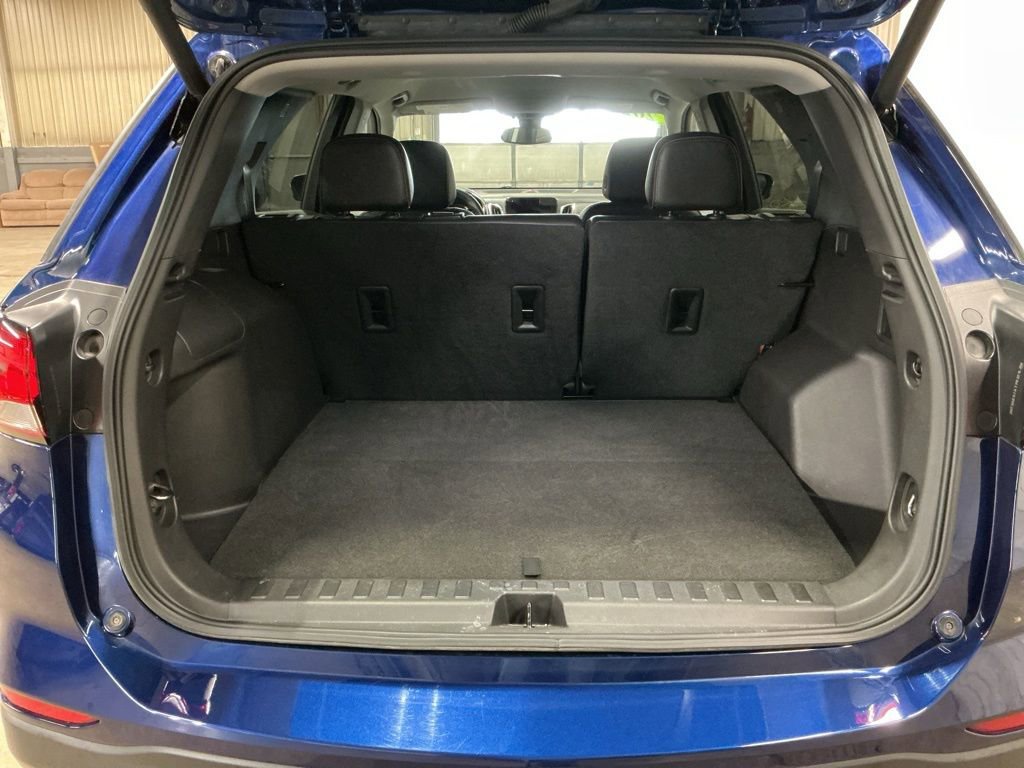 Used 2023 Chevrolet Equinox Premier image 7