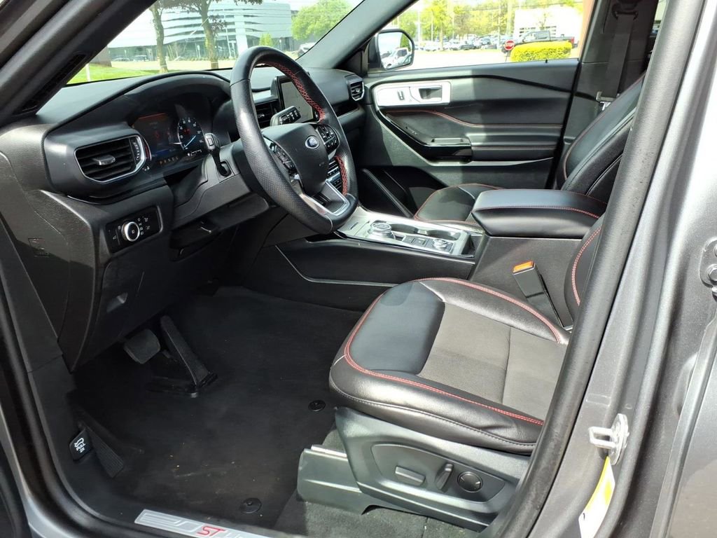 Certified 2023 Ford Explorer ST-Line AWD/4WD image 10