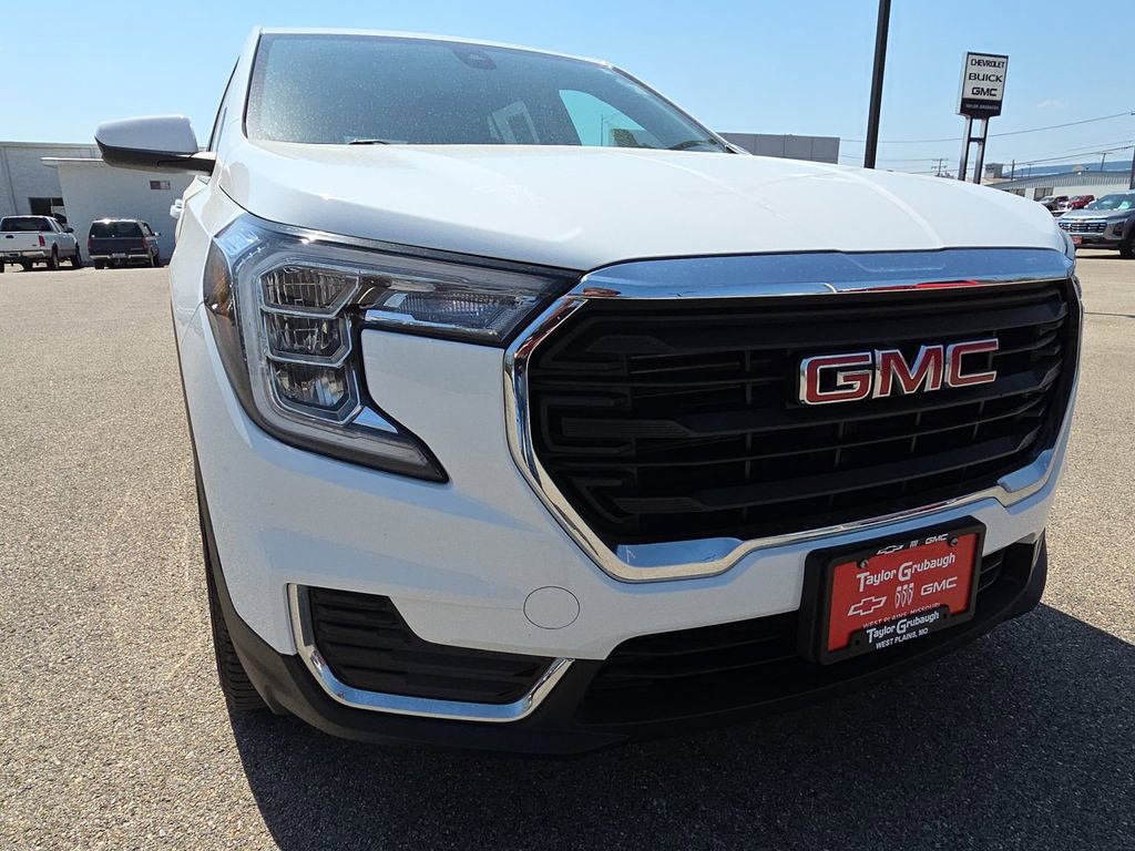 Used 2023 GMC Terrain SLE image 11