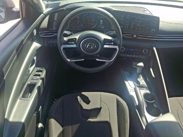 Used 2023 Hyundai Elantra SEL w/ Cargo Package FWD image 2