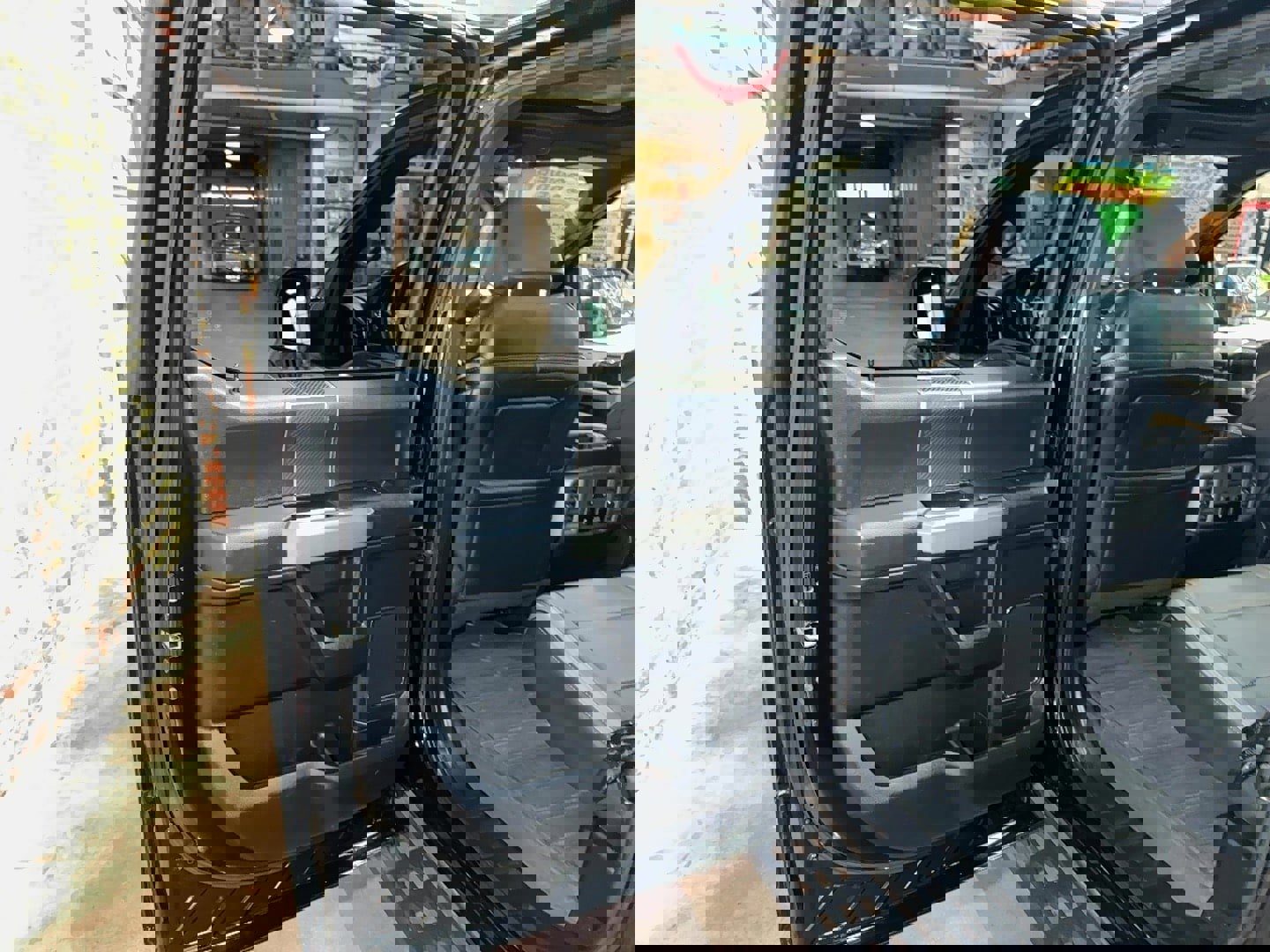 Used 2018 Ford F150 Raptor w/ Equipment Group 802A Luxury image 69