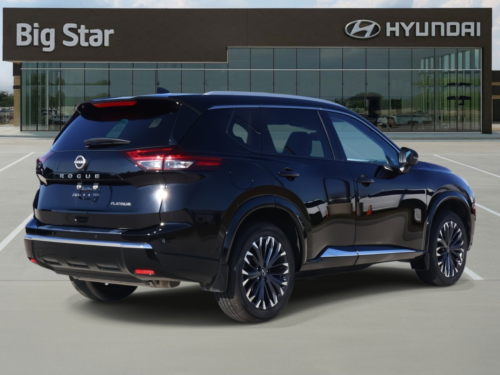 Used 2024 Nissan Rogue Platinum image 4