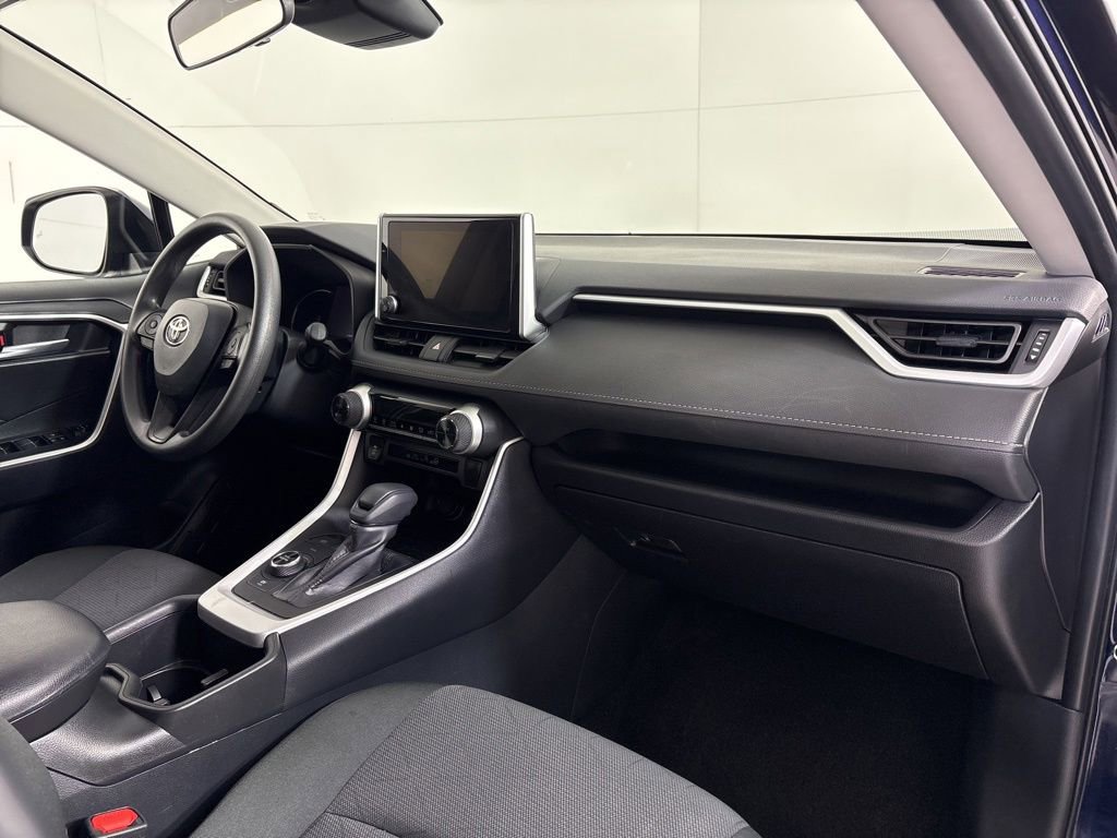 Used 2025 Toyota RAV4 XLE image 17