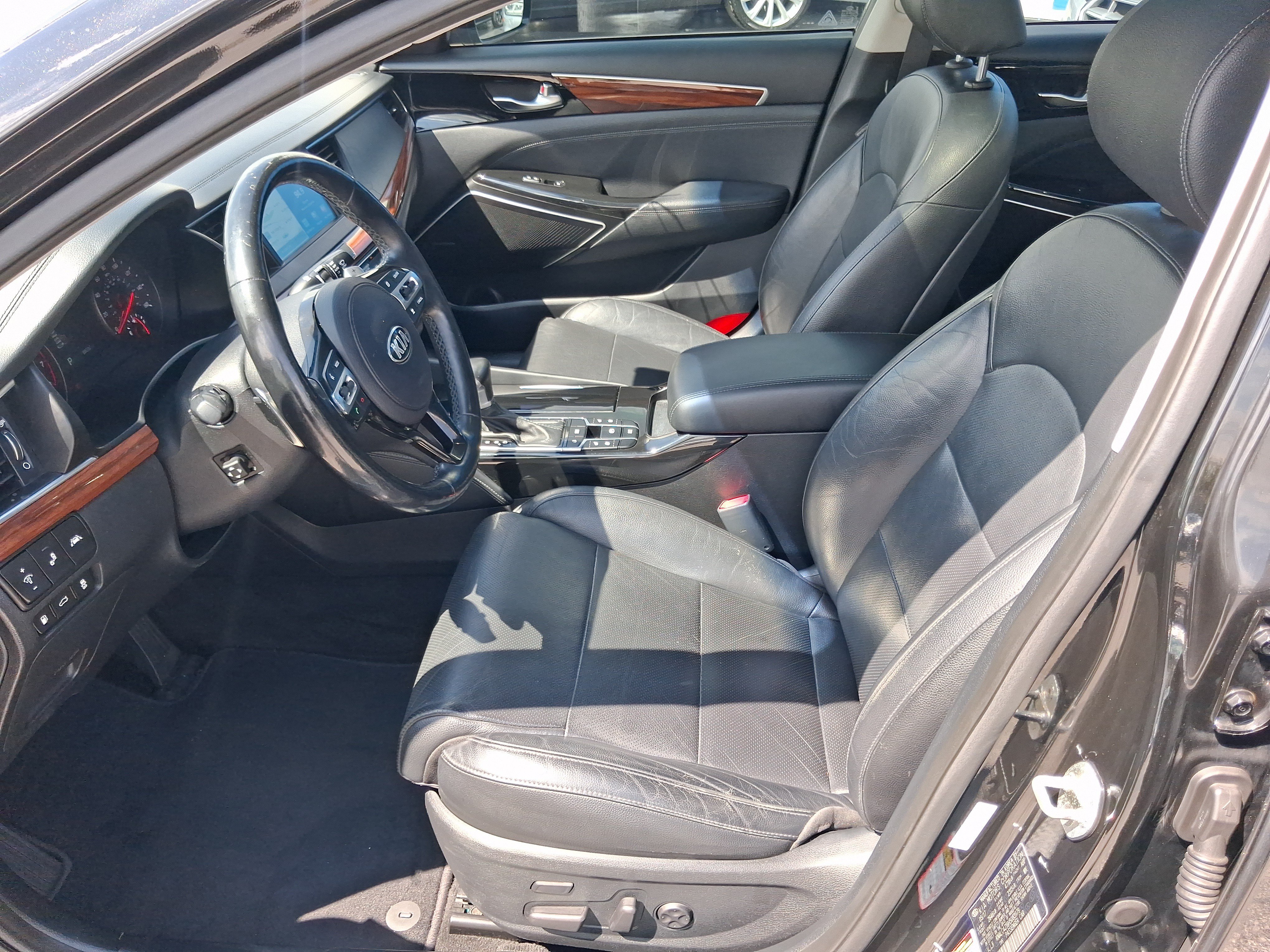 Used 2017 Kia Cadenza Technology FWD image 10