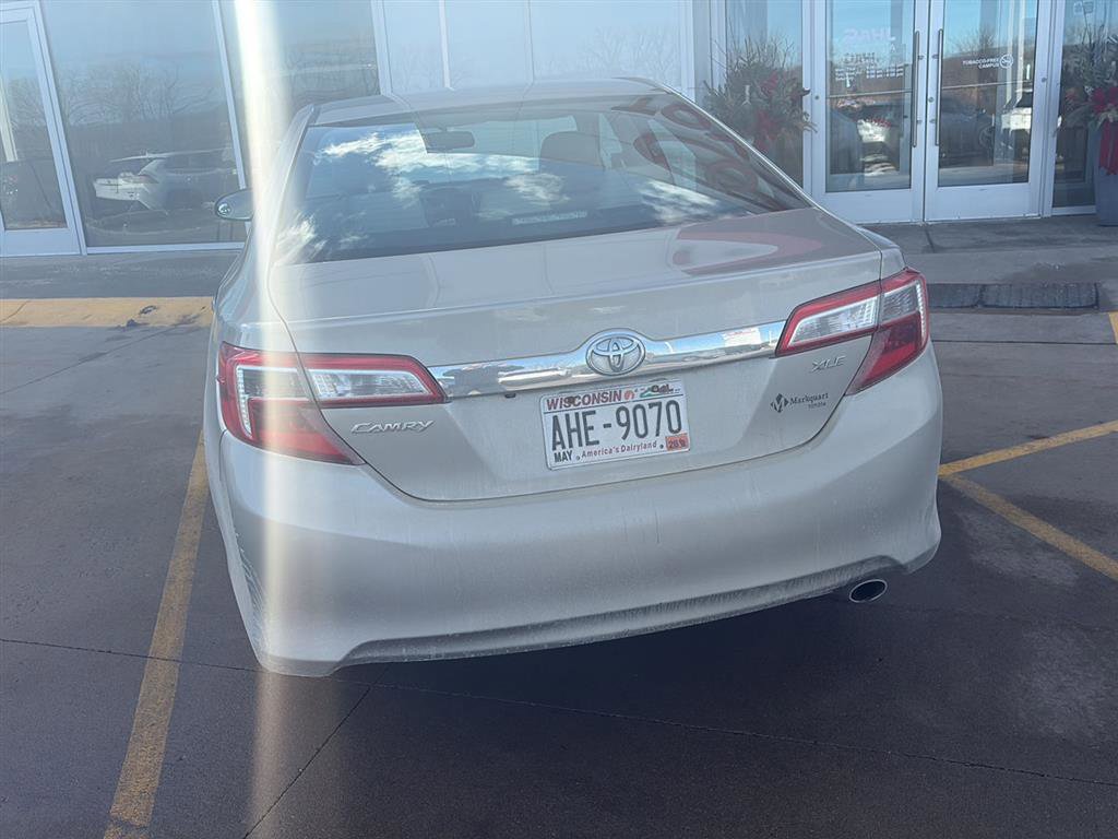 Used 2014 Toyota Camry XLE image 9