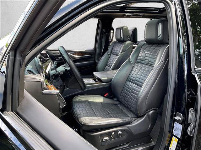 Used 2023 Cadillac Escalade ESV Sport Platinum w/ LPO, ONYX Package AWD/4WD image 27