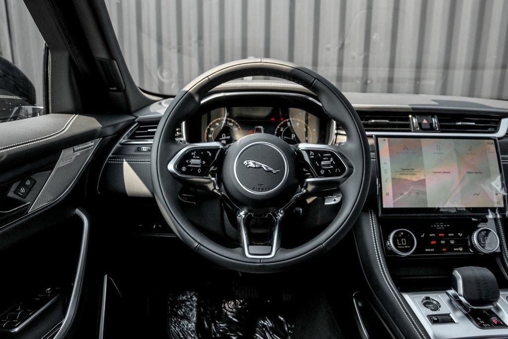 New 2026 Jaguar F-PACE R-Dynamic S image 17