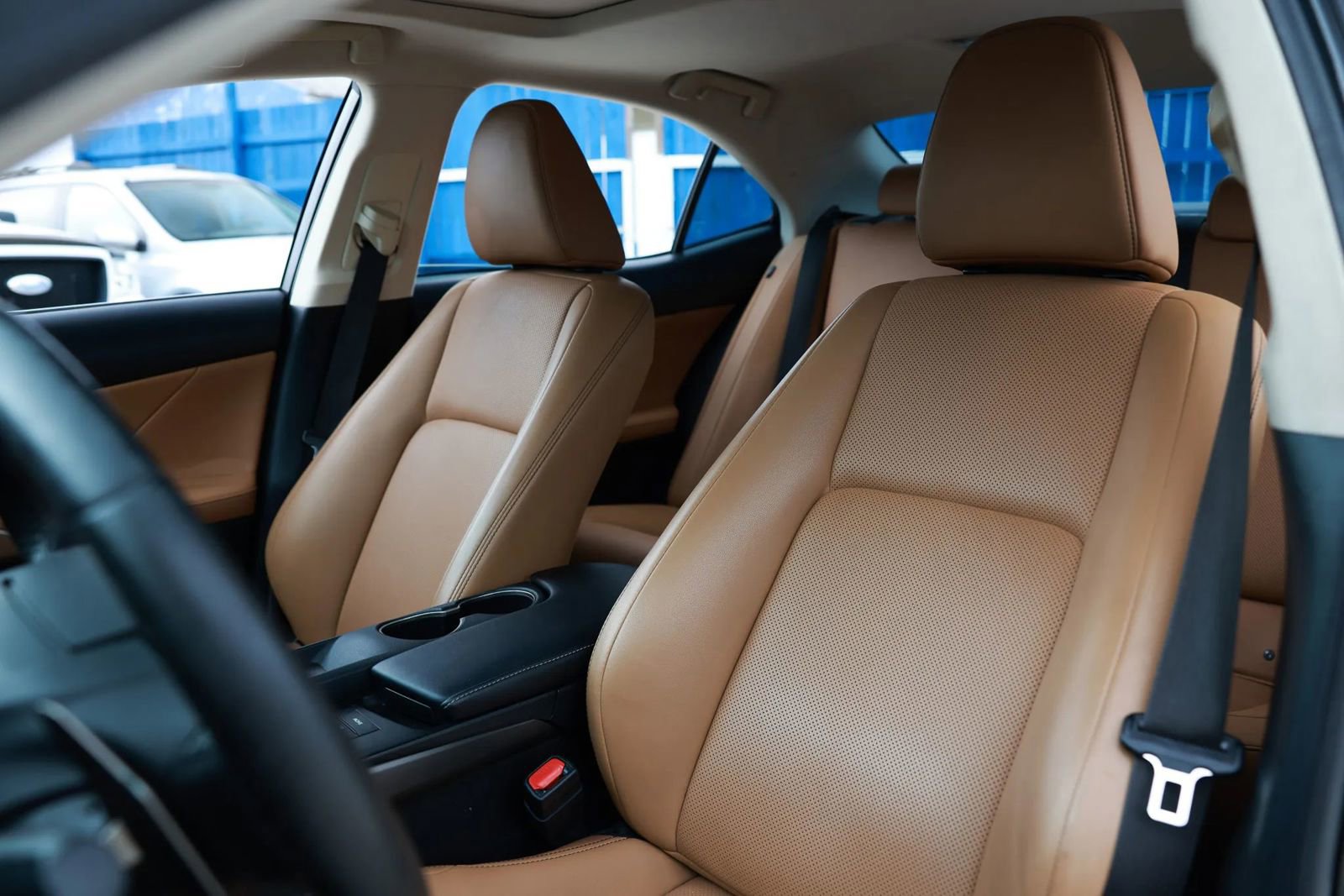 Used 2017 Lexus IS 200t RWD image 12