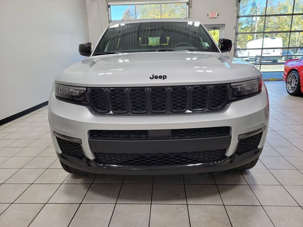 New 2025 Jeep Grand Cherokee L Limited w/ Black Appearance Package video 3