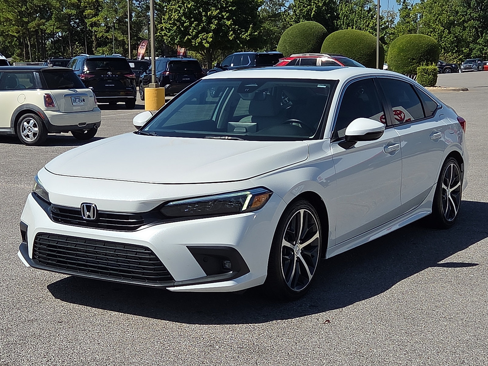 Used 2024 Honda Civic Touring image 2