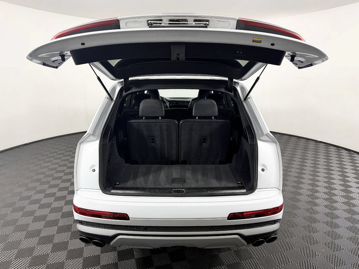 Used 2021 Audi SQ7 Premium Plus w/ Driver Assistance Package AWD/4WD image 12