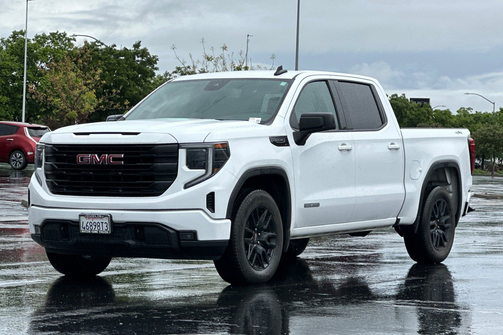 Used 2023 GMC Sierra 1500 Elevation AWD/4WD image 8