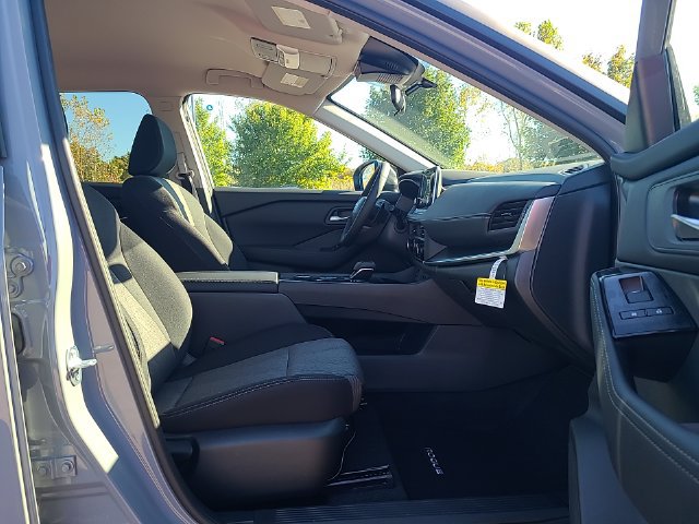 New 2027 Nissan Rogue SV w/ Cold Weather Package AWD/4WD image 26