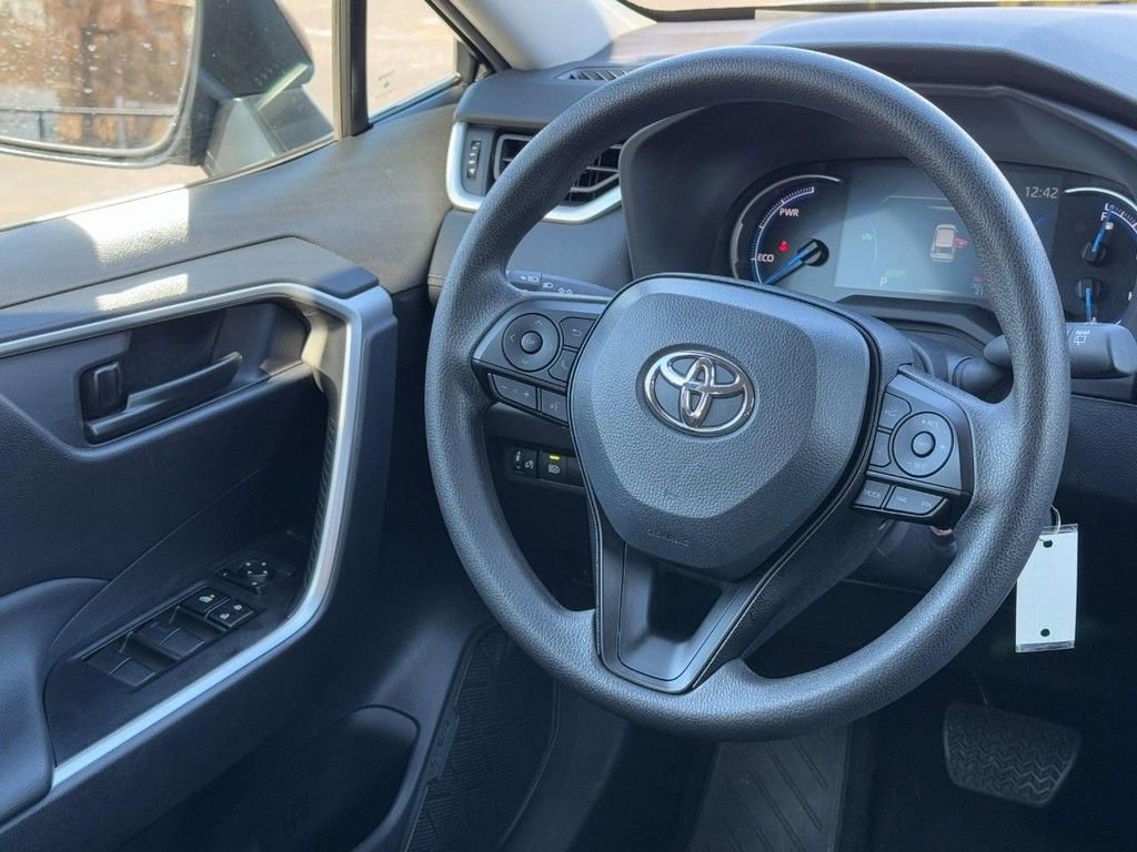 Certified 2025 Toyota RAV4 LE image 15
