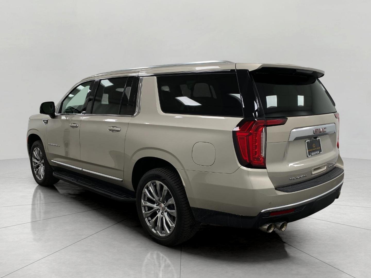 Used 2024 GMC Yukon XL Denali w/ Max Trailering Package image 9