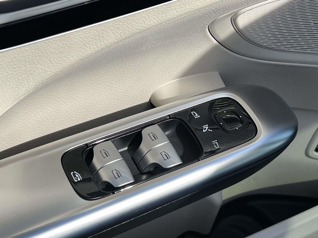 Used 2023 Mercedes-Benz C 300 4MATIC Sedan image 17