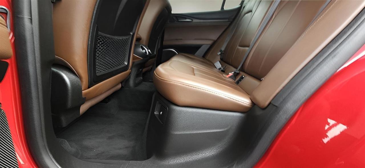 Used 2018 Alfa Romeo Stelvio Ti AWD/4WD image 27