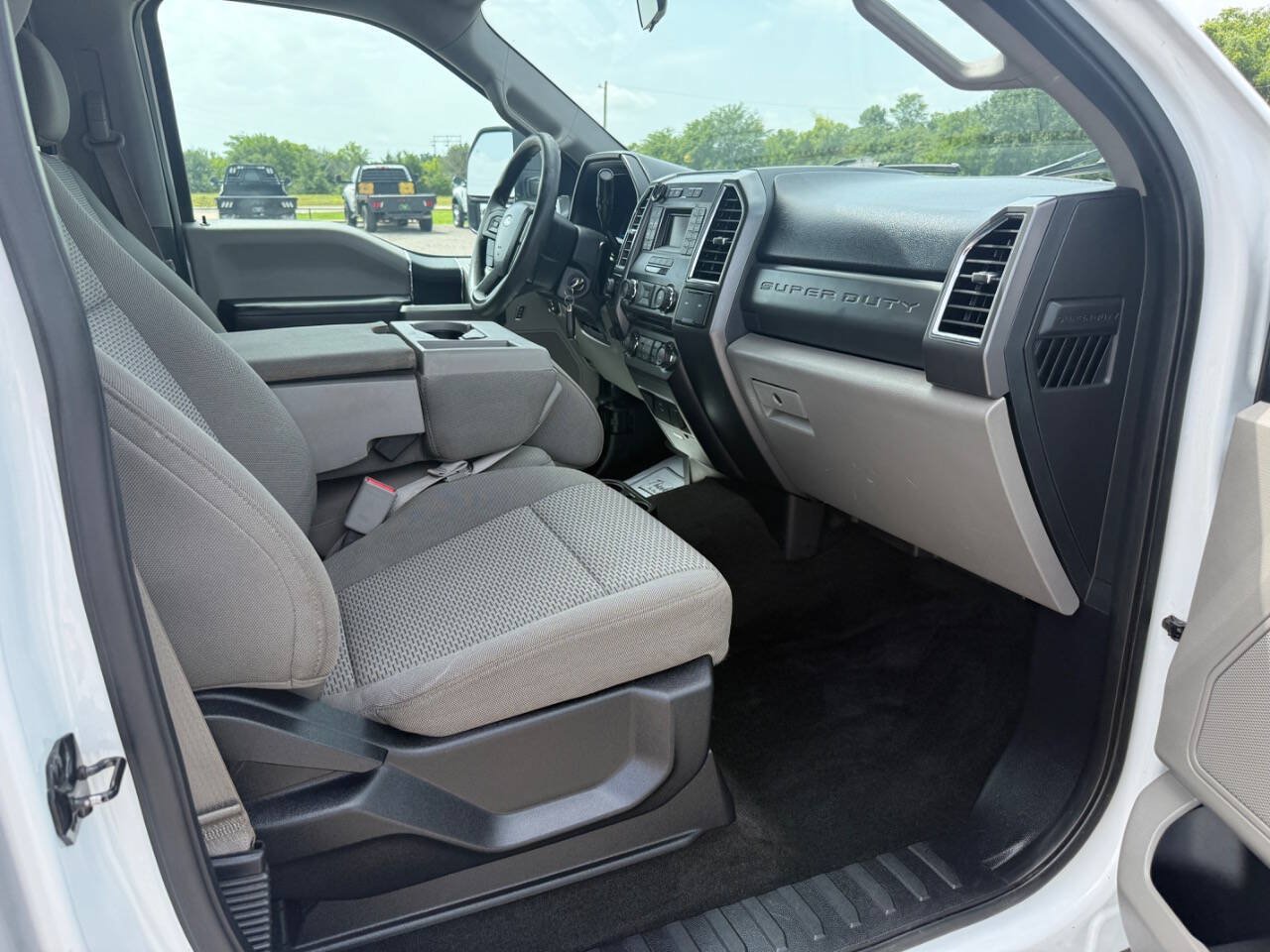 Used 2017 Ford F250 XLT w/ XLT Value Package AWD/4WD image 38