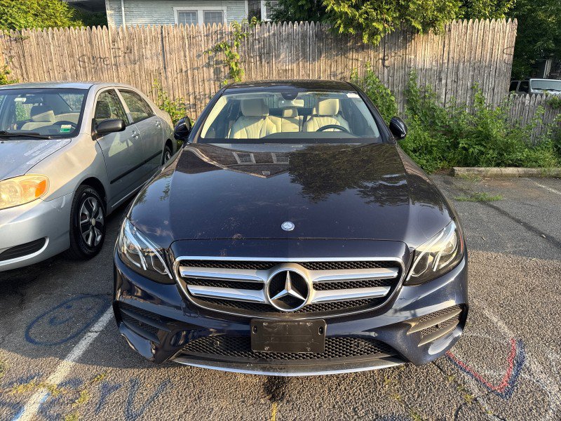 Used 2017 Mercedes-Benz E 300 4MATIC image 3