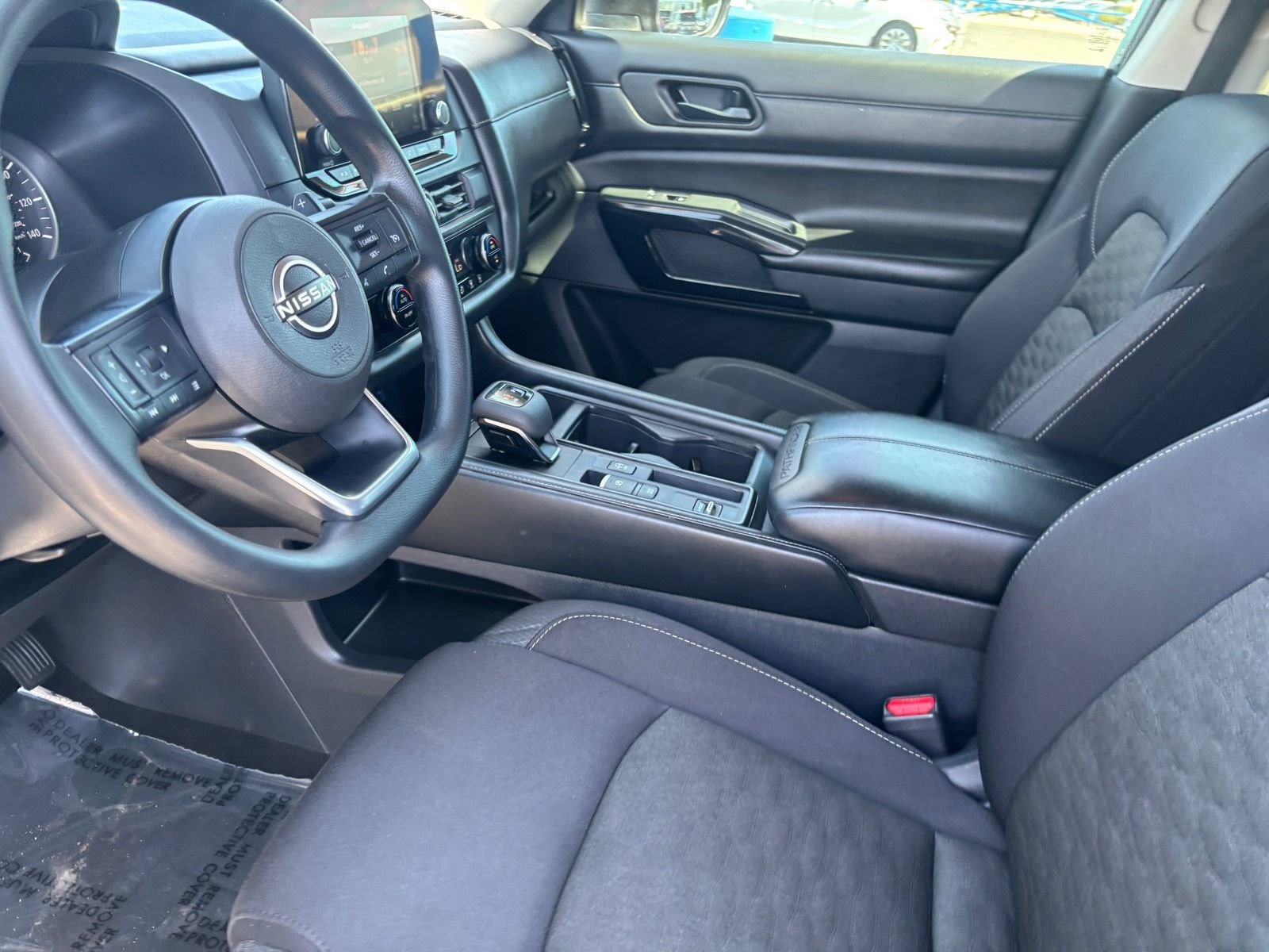 Used 2023 Nissan Pathfinder S image 22