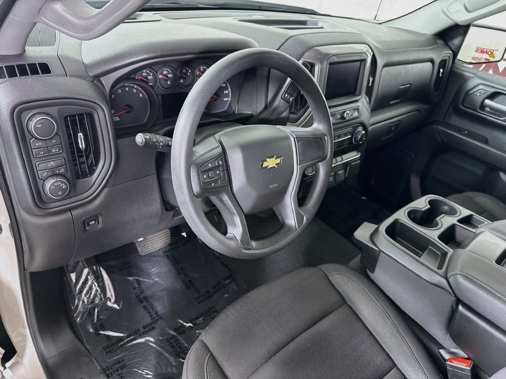 Used 2026 Chevrolet Silverado 1500 Custom w/ LPO, Dark Essentials Package AWD/4WD image 16