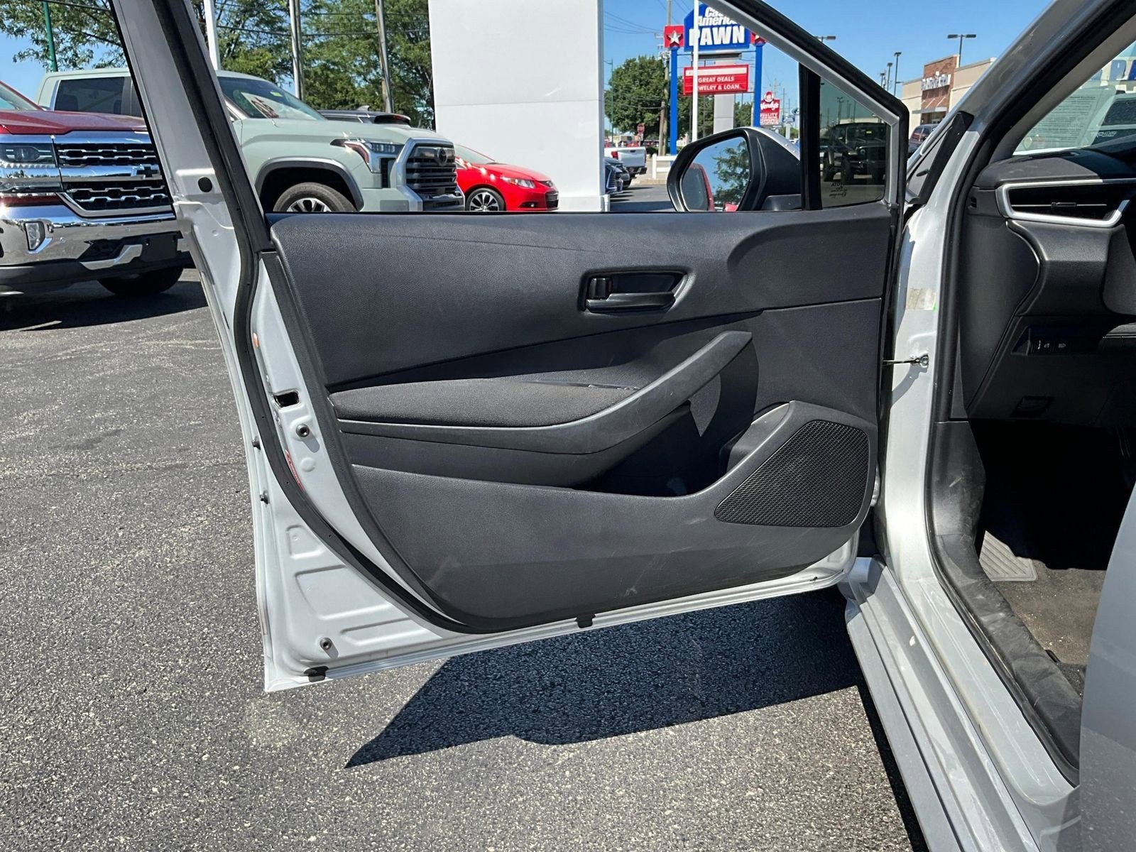 Used 2022 Toyota Corolla LE FWD image 18
