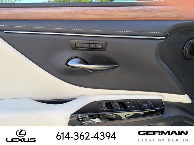 Used 2025 Lexus ES 350 w/ Premium Package image 16