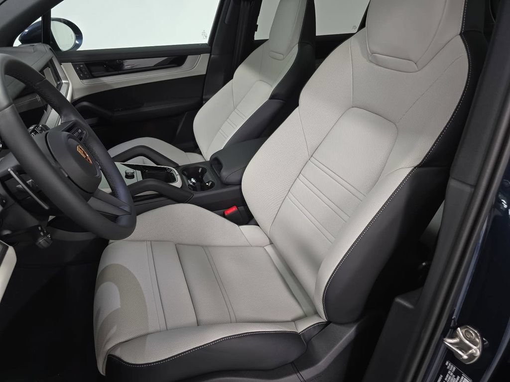 New 2026 Porsche Cayenne AWD/4WD image 5