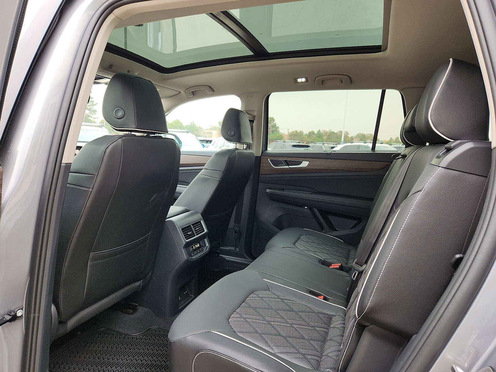 New 2026 Volkswagen Atlas SEL Premium R-Line image 12