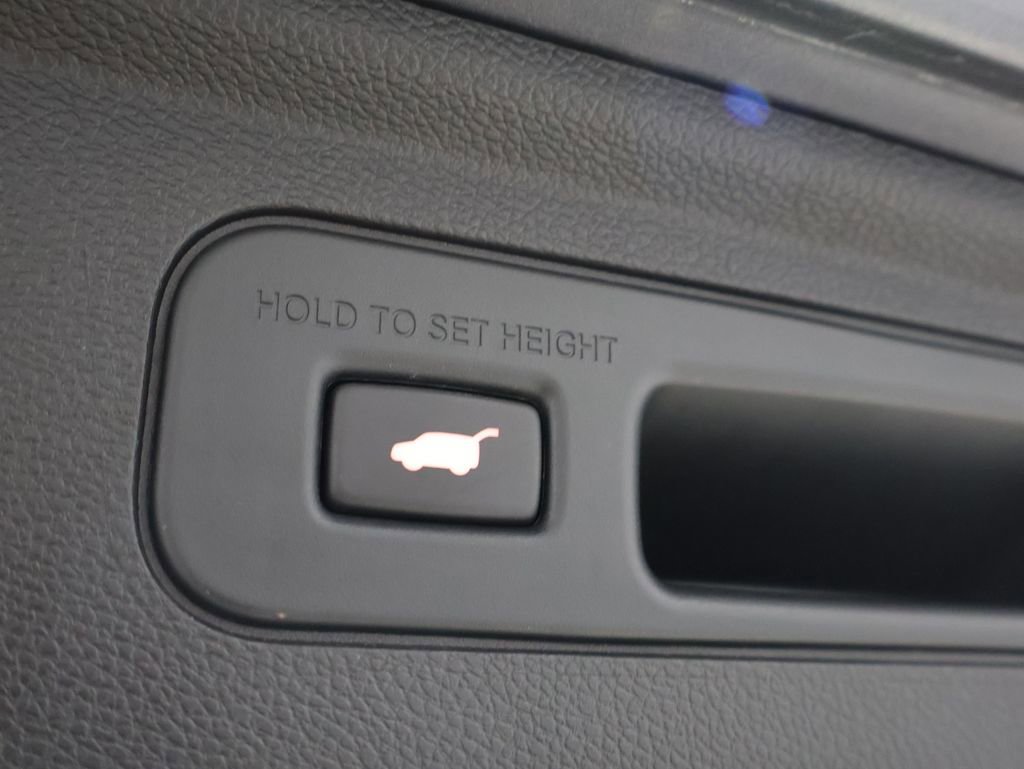 Used 2023 Honda Odyssey Touring image 23