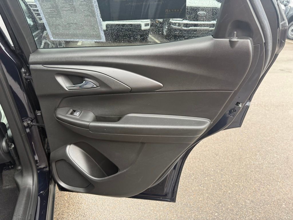 Used 2021 Chevrolet TrailBlazer LT w/ Sun and Liftgate Package image 18