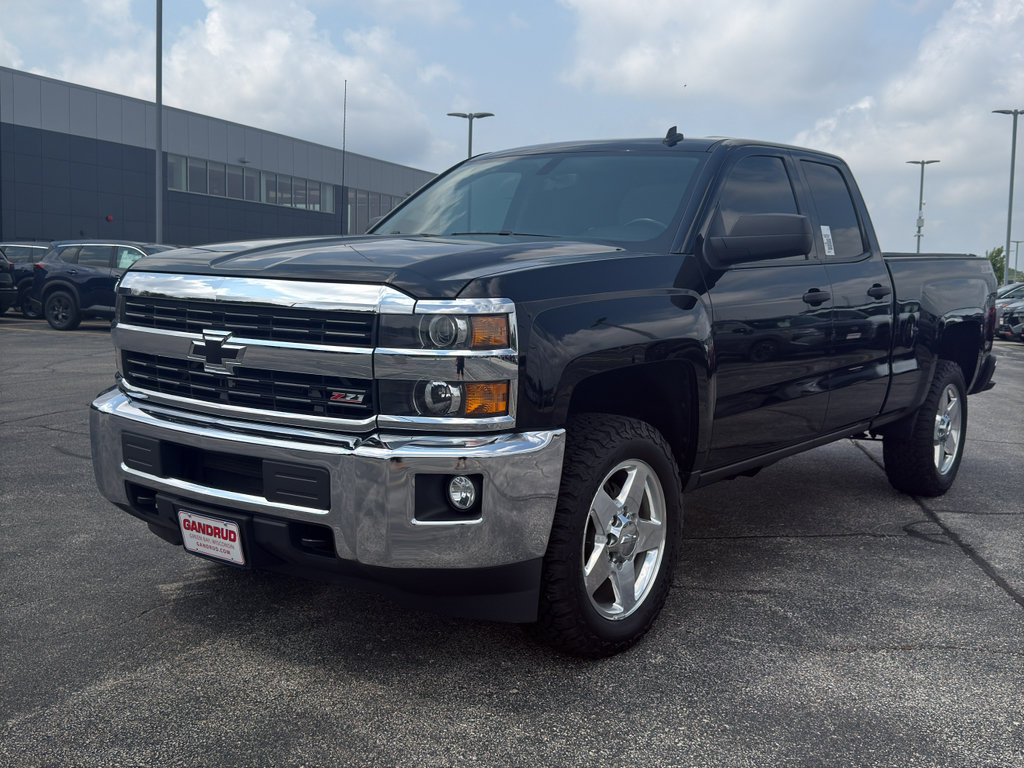 Used 2015 Chevrolet Silverado 2500 LT w/ LT Convenience Package AWD/4WD image 2