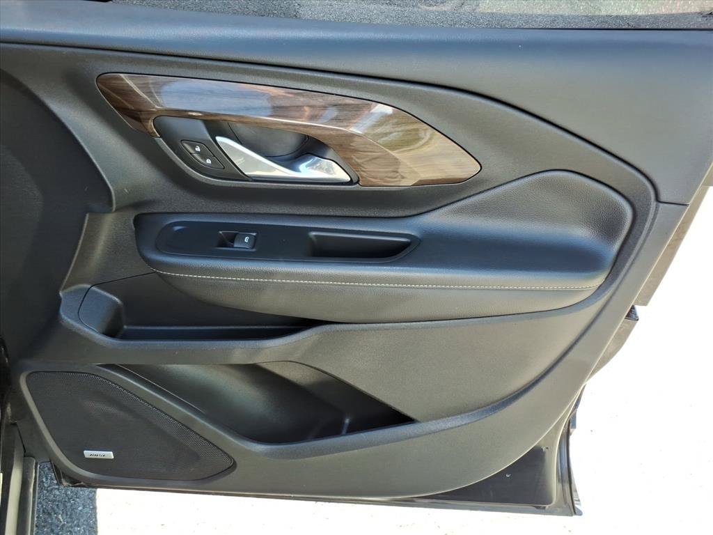 Used 2020 GMC Terrain Denali w/ Denali Premium Package FWD image 17
