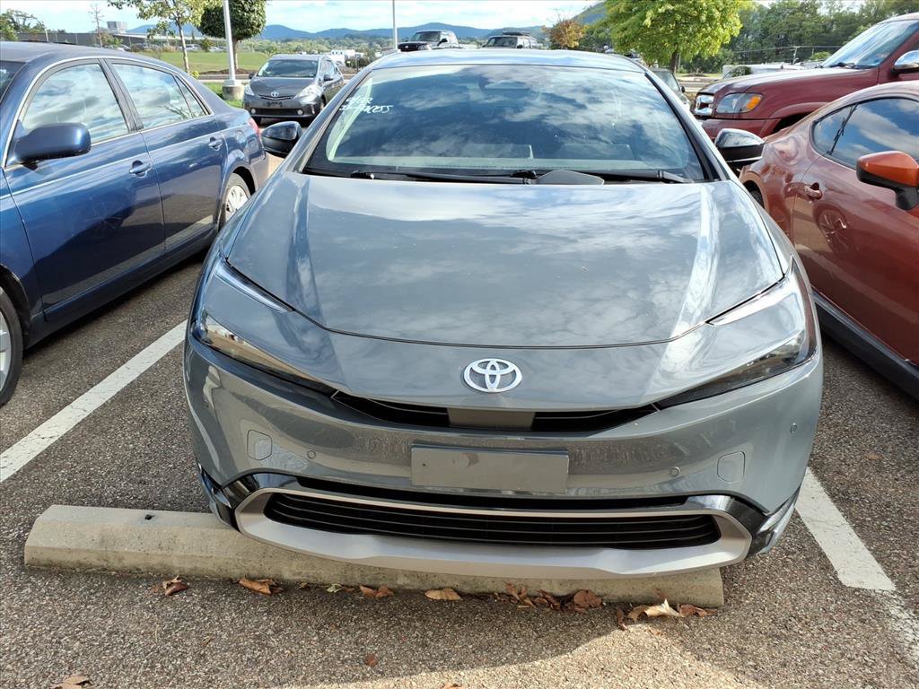 Certified 2023 Toyota Prius XLE FWD image 4