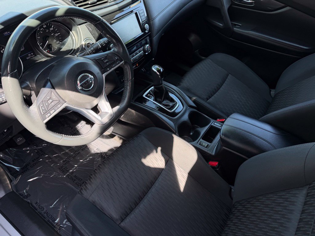 Used 2018 Nissan Rogue SV w/ Premium Package AWD/4WD image 16