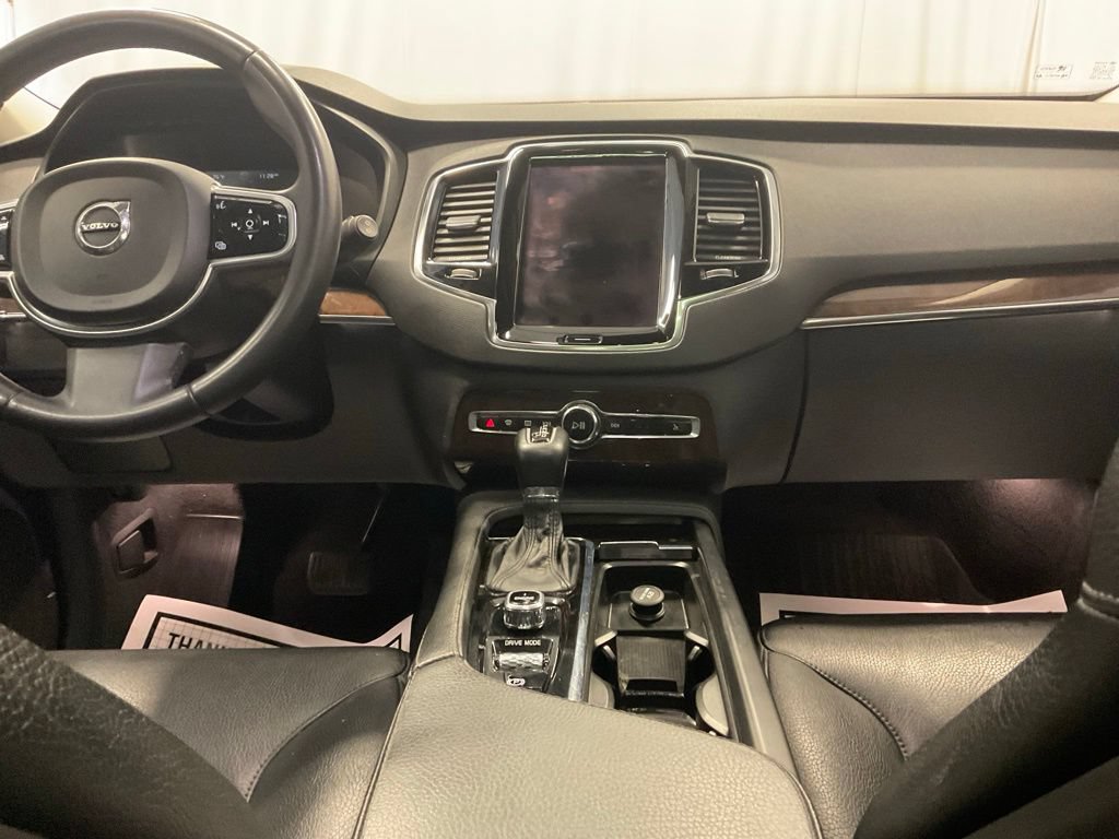 Used 2016 Volvo XC90 T6 Momentum w/ Momentum Plus Package AWD/4WD image 7