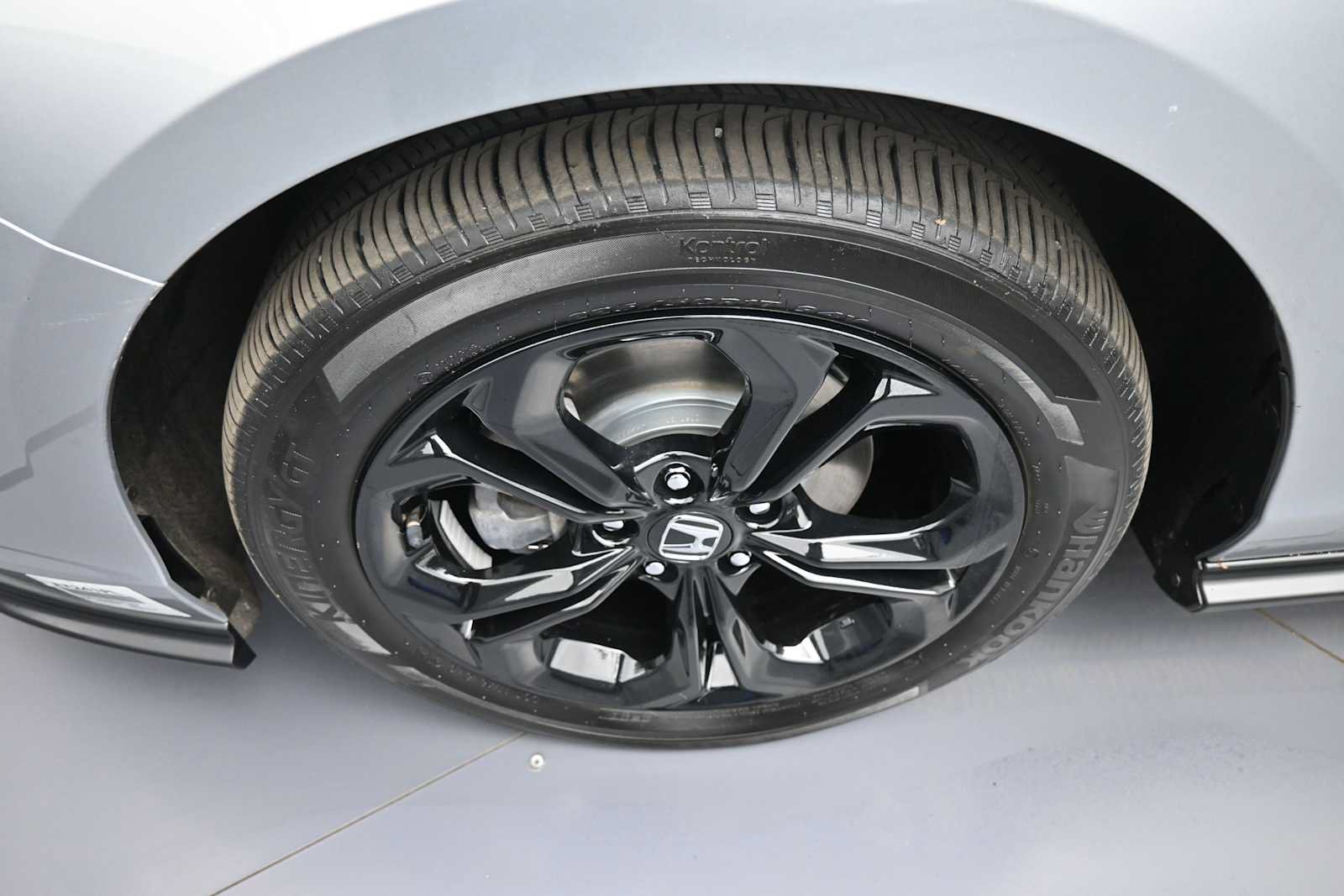 Certified 2025 Honda Accord SE image 17