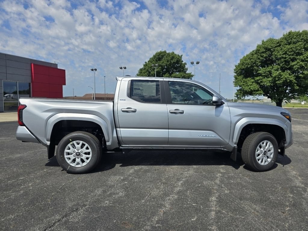 New 2026 Toyota Tacoma SR5 AWD/4WD image 15