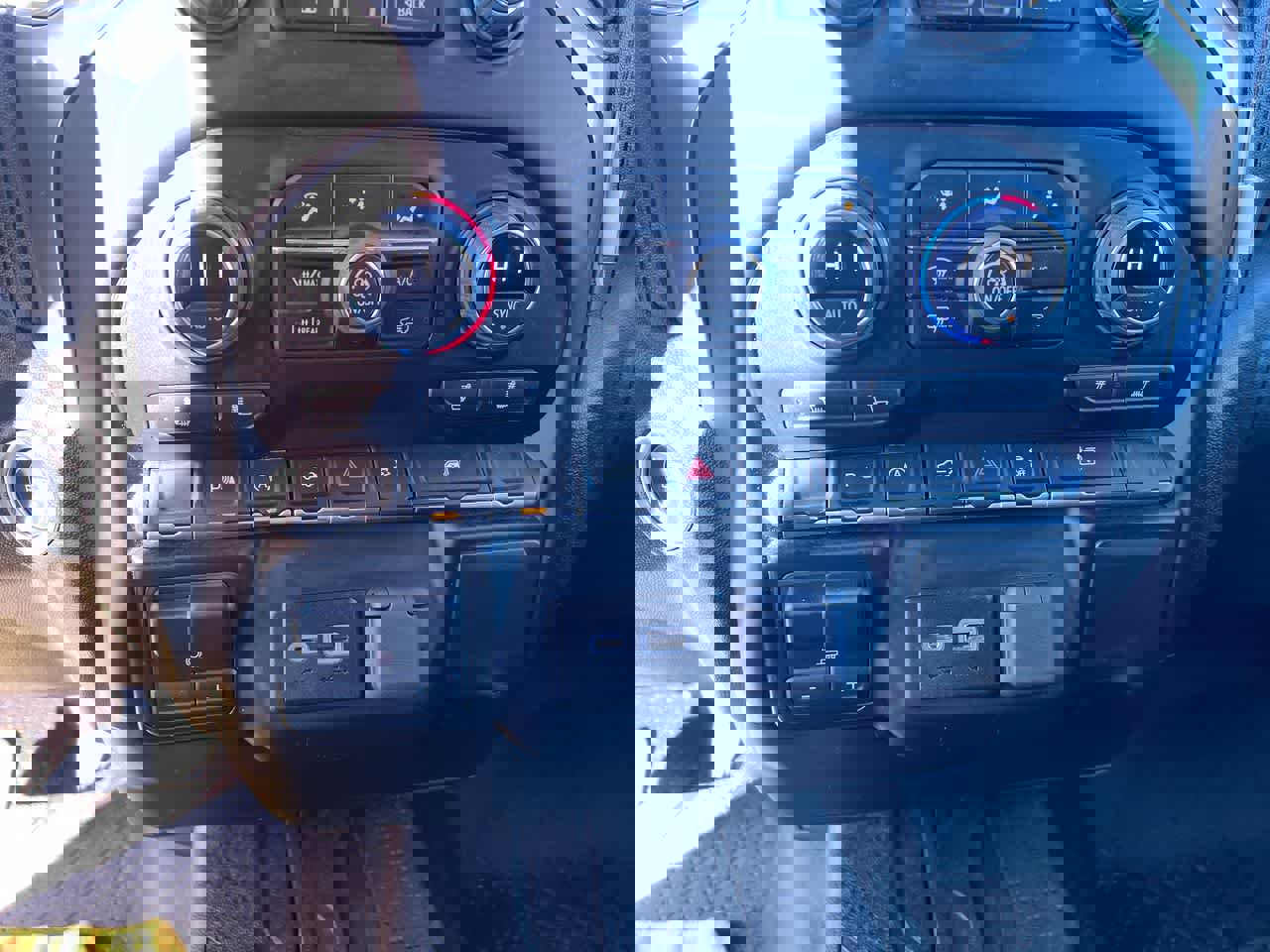 Used 2022 Chevrolet Silverado 1500 LT w/ Safety Package image 19